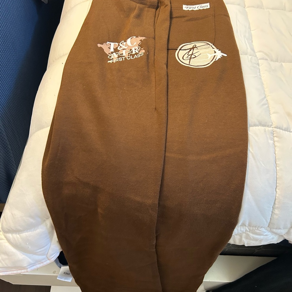 Totes & Carry Brown sweat suit